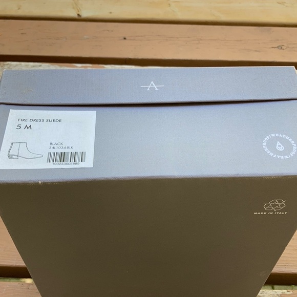 Aquatalia weatherproof booties almost new - Picture 9 of 9